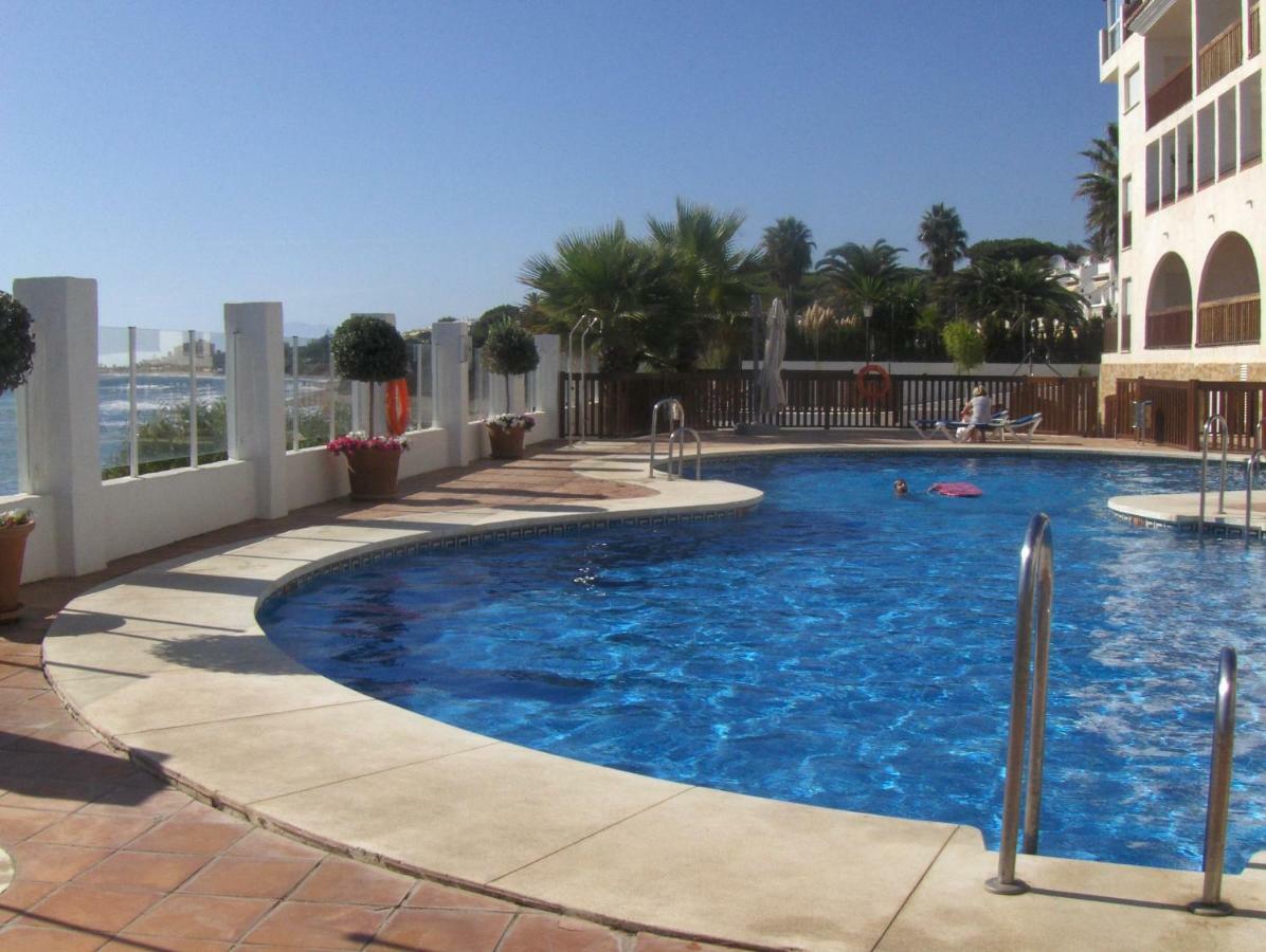 Beachfront Penthouse Apartment With Large Terrace And Breathtaking Sea Views Close To Marbella Spain Sitio de Calahonda Esterno foto
