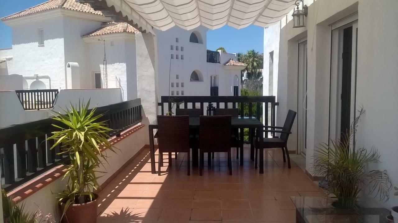 Beachfront Penthouse Apartment With Large Terrace And Breathtaking Sea Views Close To Marbella Spain Sitio de Calahonda Esterno foto